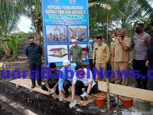 Peletakan Batu pertama Pembangunan Gedung kegiatan Belajar Mengajar (KBM) TPA Al Hikmah Desa Pangkal Buluh-Bangka selatan.