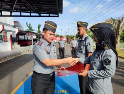 Serahkan Satyalancana Karya Satya, Kalapas Pangkalpinang Harapkan Kinerja dan Prestasi Ditingkatkan