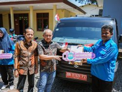 Walikota Pangkalpinang Serahkan Kendaraan Dinas Berupa 13 Unit Sepeda Motor dan 1 Unit Mobil Kepada Tenaga Penyuluh Pertanian