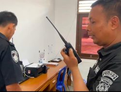 Si TIK Polres Bangka Lakukan Pengecekan dan Pemasangan Sarpas Komlek Handy Talkie (HT)