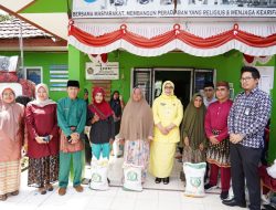 Pemkot Pangkalpinang Salurkan Beras Cadangan Pangan di Kantor Kelurahan Tuatunu Indah