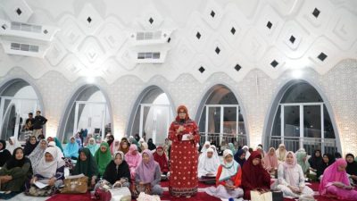Penghujung Tahun 2023, Pj Walikota Pangkalpinang Ikuti Doa dan Zikir Bersama di Masjid Agung Kubah Timah