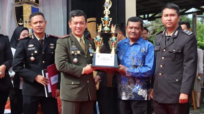 Dalam Rangka HUT Bhayangkara Ke-78 Polres Bangka Barat Memberikan Piagam Penghargaan Lomba Siskambling Antar Desa