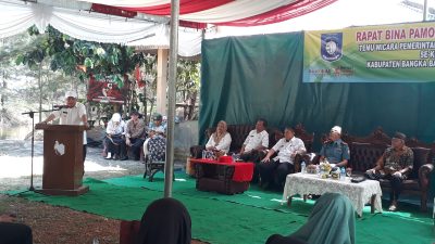 Bupati Bangka Barat Menghadiri Rapat Bina Pamong/Bangka Barat Betason Di Pantai Pinus Dusun Tanjung Niur Kec.Tempilang