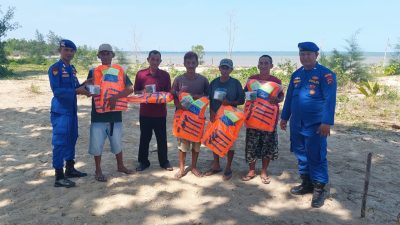 Sat Polairud Bangka Barat Laksanakan Giat Bintibmas Perairan Bersama Nelayan KUB.Doa Bersama Dusun Pait Jaya