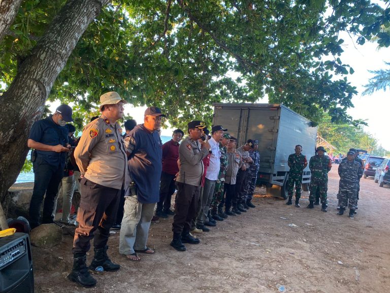 Polres Bangka Barat Lakukan Penertiban Kepanasan Ponton Isap(PIP) Yang Beroperasi Di Laut Belembang Desa Bakit Kecamatan Parit Tiga