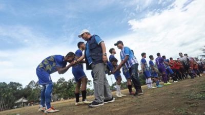 Kick Off Bupati Bangka Barat Tandai Partai Final Sepak Bola(PBN)Cup Desa Tebing 2024 Di Mulai