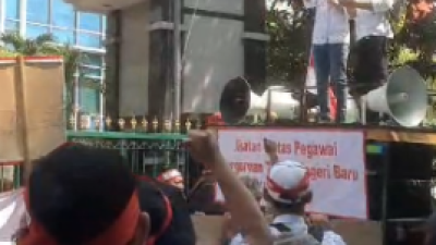 Aksi Damai Ratusan Dosen Dan Tendik Di Kantor KEMENPAN RB, Tuntut Pemulihan Hak Dan Peningkatan Status Menjadi PNS