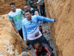 Pj Wako Pangkalpinang Budi Utama Bersama Masyarakat Gotong Royong Pembangunan Masjid Khodijah