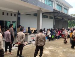 Polres Bangka Barat Amankan Sortir, Hitung Dan Lipat Surat Suara Pilkada 2024 Di Gudang KPUD Bangka Barat