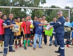 Bantu Sarana Olahraga, PT Timah Serahkan Perlengkapan Sepak Bola
