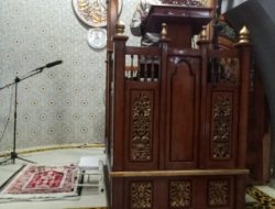 Kabag SDM Polres Bangka Sampaikan Kultum Di Masjid Agung Sungailiat.