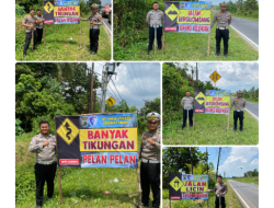 Satlantas Polres Bangka Tengah Pasang Rambu Dan Spanduk Di Titik Rawan Kecelakaan