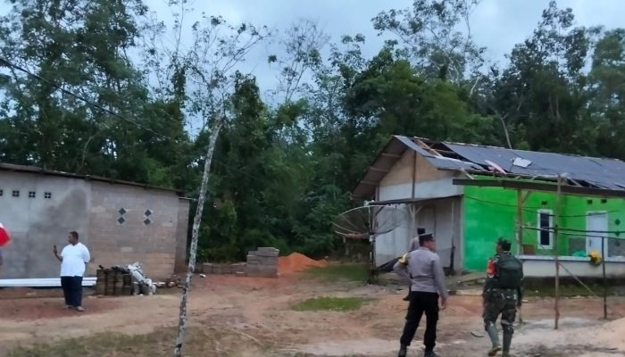 Sejumlah Rumah Di Desa Belilik Rusak Dihantam Puting Beliung