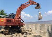 PT Timah Pasang Penahan Abrasi Di Pantai Asmara Dewi Karimun, Warga Lebih Tenang Dan Berharap Tak Kena Banjir Rob Lagi