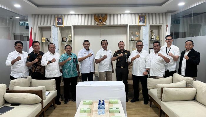 Kejari Belitung Inisiasi Penandatanganan Pakta Integritas Bersama PT Timah, KSOP, Pelindo dan Dinas Perhubungan Untuk Perkuat Pengawasan Pengiriman Timah