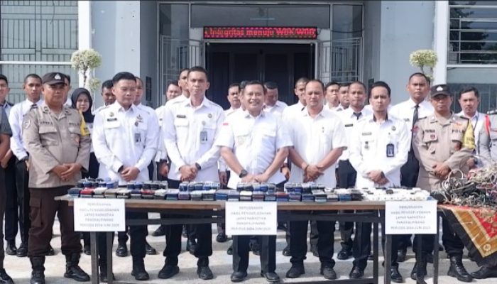 Musnahkan 365 HP Sitaan, Komitmen Nyata Lapas Narkotika Pangkalpinang Menjaga Keamanan Dan Ketertiban Blok Hunian