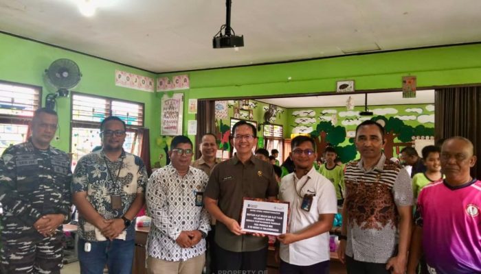 Perkuat Program MBG, PT TIMAH Tbk Salurkan Ratusan Paket Alat Makan dan Alat Tulis untuk Pelajar SD