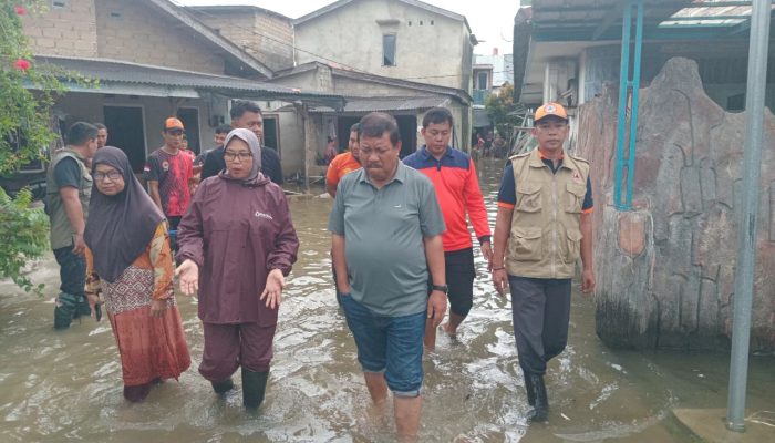 Wali Kota Pangkalpinang Tinjau Banjir Rob di Kampung Seberang, Tegaskan Rencana Pengerukan Sungai dan Usulan Bendung Karet