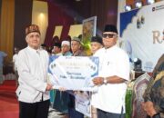 PT Timah Salurkan Bantuan Sembako bagi Nelayan Desa Gemuruh dalam Safari Ramadan di Kundur