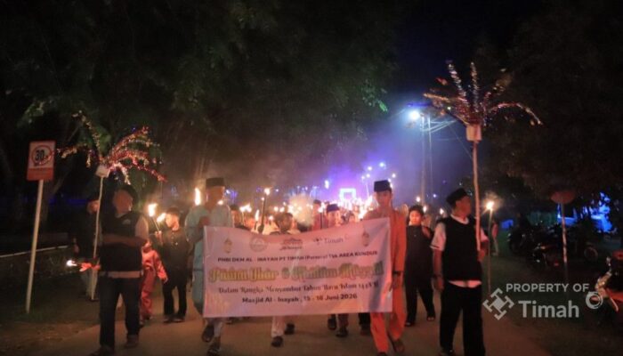 Sambut Tahun Baru Islam, PT TIMAH Bersama Masyarakat Gelar Doa Bersama dan Pawai Obor di Masjid Al Inayah