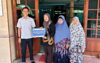 Komitmen PT TIMAH Lestarikan Seni Islami, Bantu Pengadaan Peralatan Rebana Majelis Taklim di Bangka