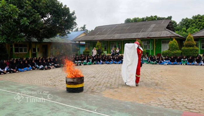 PT Timah Bekali Santri Darul Furqan Karimun dengan Edukasi Keselamatan dan Simulasi Kebakaran