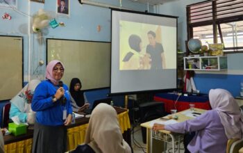 Forum PUSPA Babel dan SDN 15 Pangkalpinang Gelar Parenting, 100 Orang Tua Dibekali Edukasi Perlindungan Anak