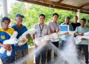 Perkuat Pemberdayaan Nelayan, PT TIMAH Bantu Jaring Tangkap bagi Masyarakat Sawang Karimun