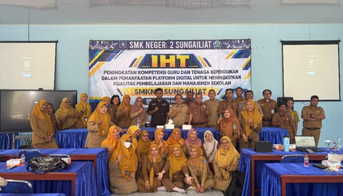 SMK Negeri 2 Sungailiat Tingkatkan Kompetensi Guru dan Tenaga Kependidikan melalui IHT